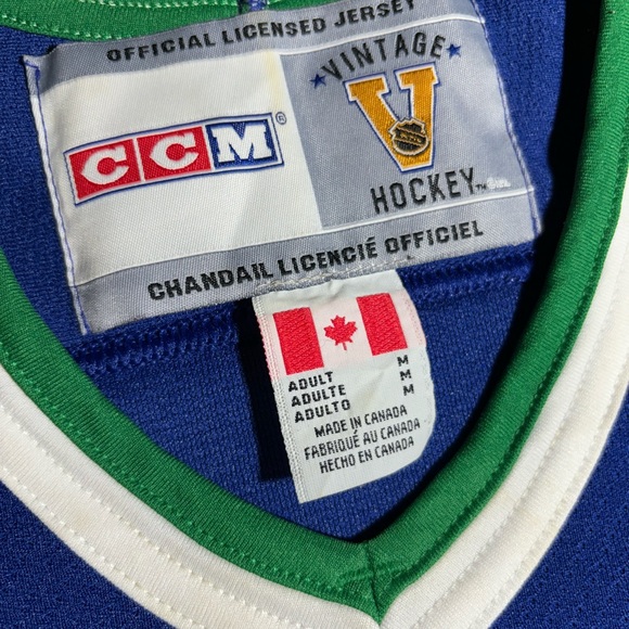 Vintage CCM Vancouver Canucks Hockey Jersey - Picture 5 of 5